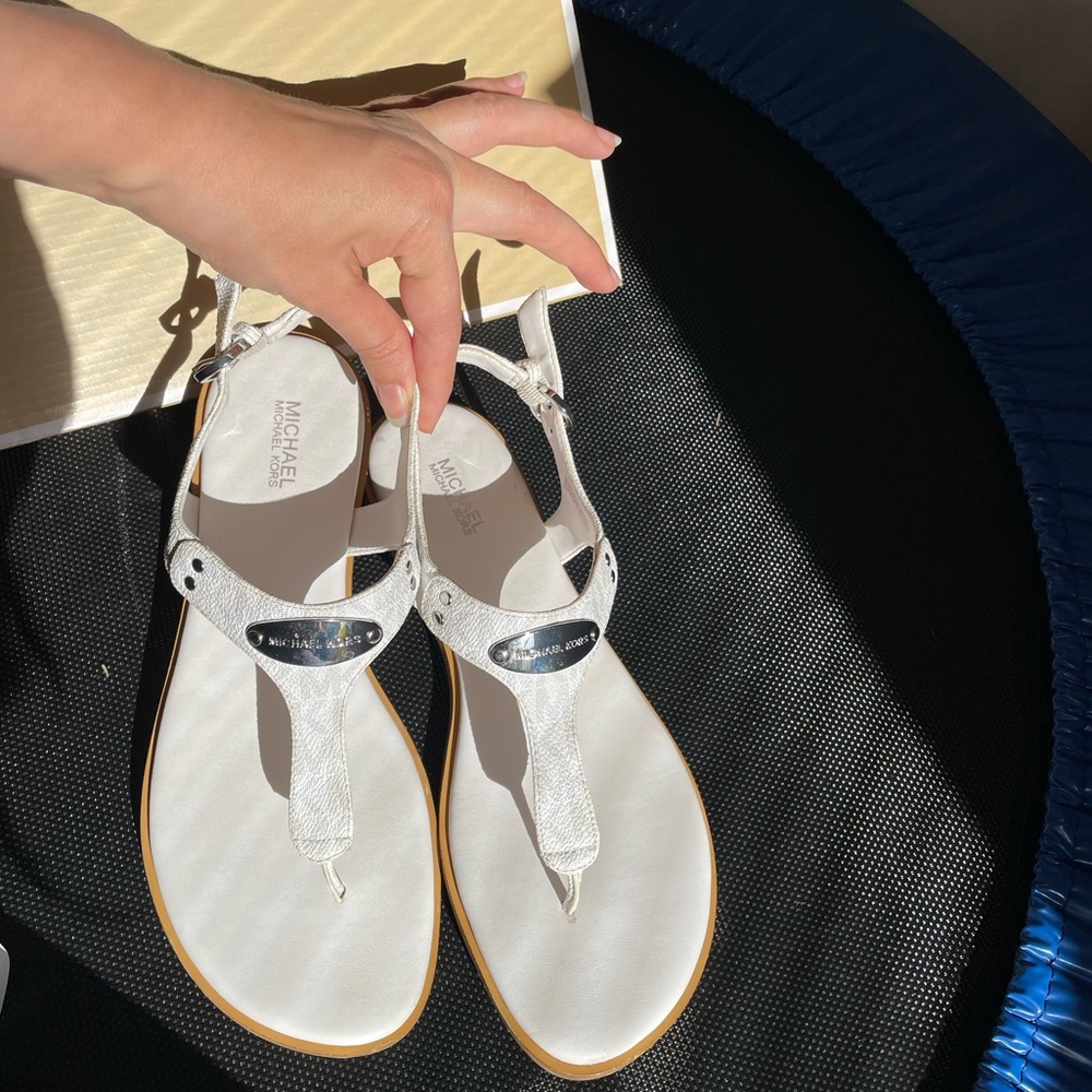 Michael Kors white sandal size 8. Like New
